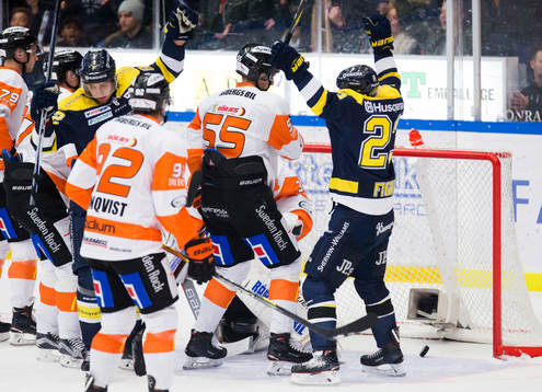 s Kevin Stenlund och Robin Figren jublar