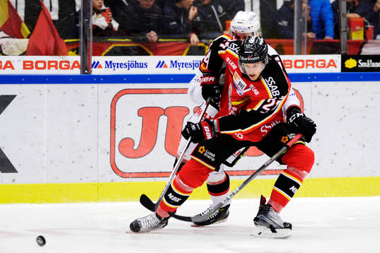 Malmö Redhawks Fredrik Händemark och Luleås Brendan