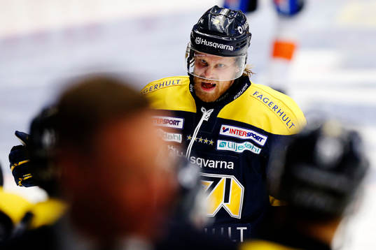 s Mattias Tedenby jublar