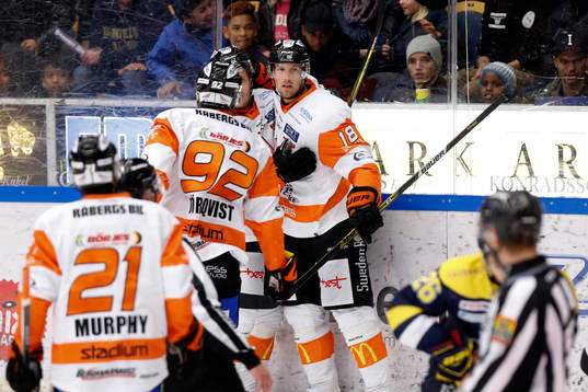 Karlskronas Emil Larsson jublar