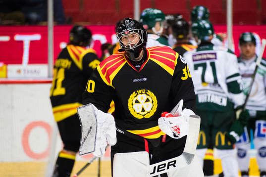 Brynäs målvakt Samuel Ersson deppar