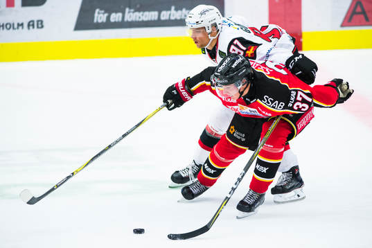 Luleås Isac Lundeström och Malmö Redhawks Max Görtz