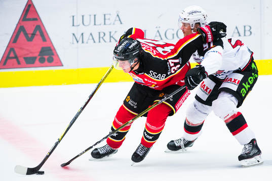 Luleås Isac Lundeström och Malmö Redhawks Max Görtz