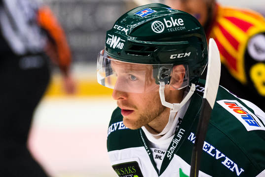 Färjestads Per Åslund jublar