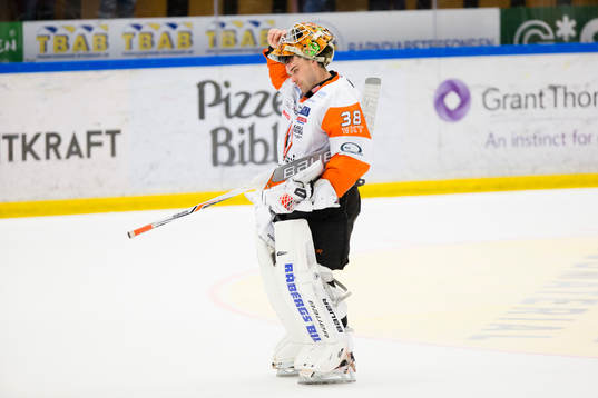 Karlskronas målvakt Johannes Jönsson deppar