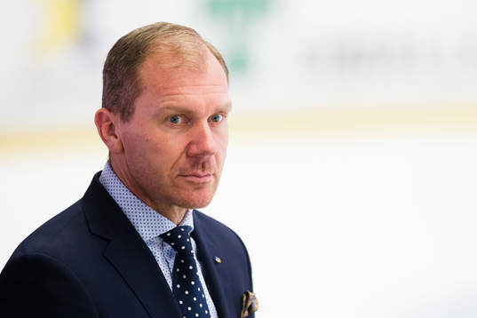 s tränare Johan Lindbom