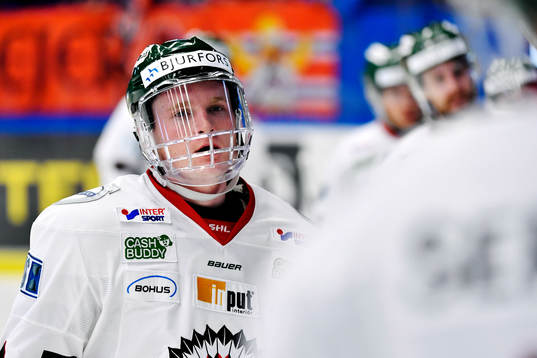 Frölundas Carl Grundström jublar