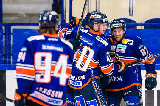 Växjös Elias Pettersson och Robert Rosén jublar