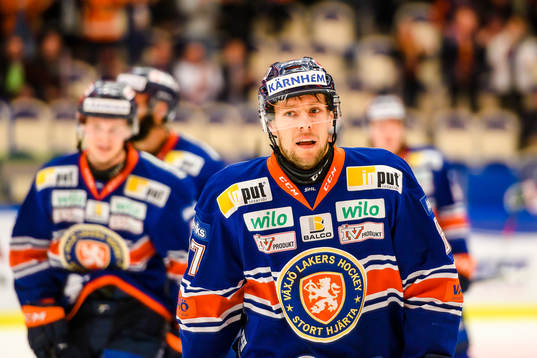 Växjös Robert Rosén jublar