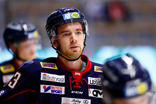 Linköpings Eddie Larsson innan ishockeymatchen i SHL