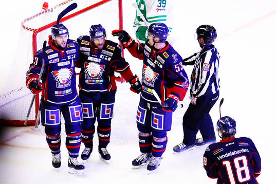 Linköpings Andrew Gordon jublar med lagkamrater