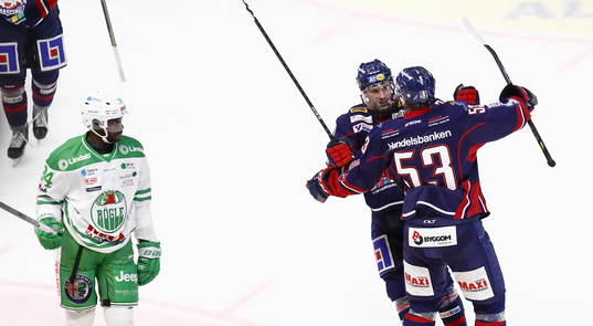 Linköpings Daniel Olsson Trkulja (målskytt) jublar med