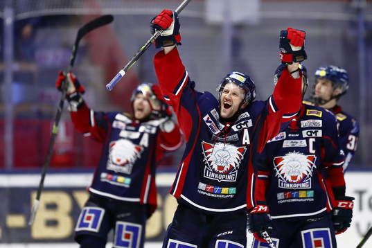 Linköpings Sebastian Karlsson jublar