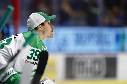 Rögles målvakt Justin Pogge utbytt