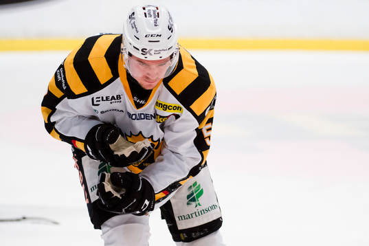 Skellefteås Emil Djuse har ont