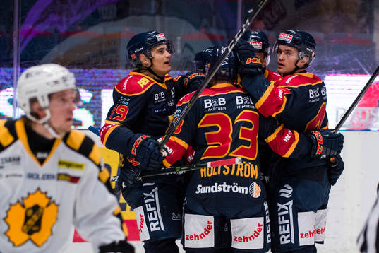 Djurgårdens Rene Bourque och Marcus Högström jublar