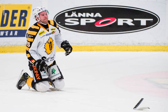 Skellefteås Mark Katic har ont