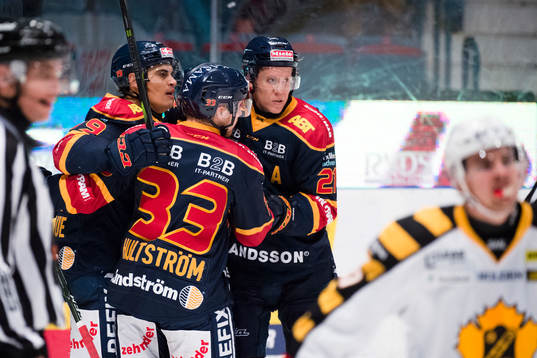 Djurgårdens Rene Bourque och Andreas Engqvist jublar