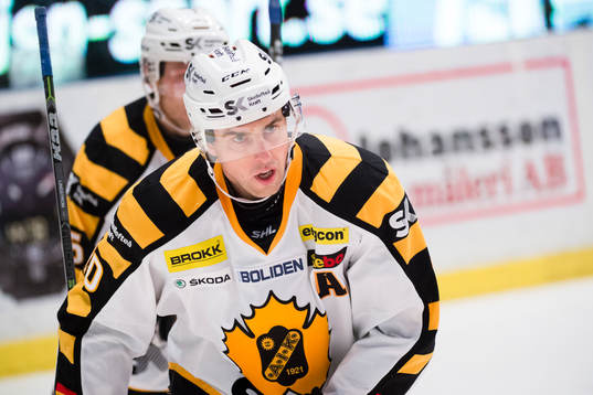 Skellefteås Joakim Lindström jublar