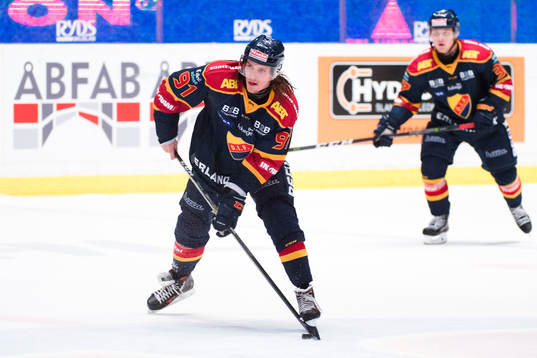 Djurgårdens Axel Jonsson Fjällby i spel utan en handske