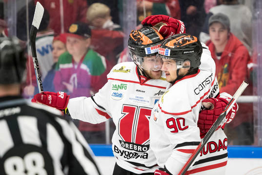 Örebros Tom Wandell jublar