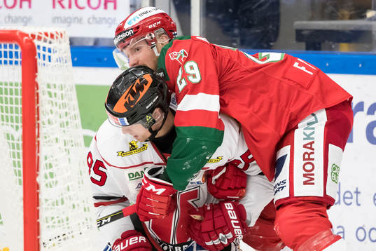 Moras Marcus Fagerudd och Örebros Kalle Olsson  i