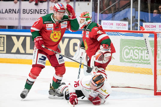 Moras Erlend Lesund och Örebros Jare Sallinen framör