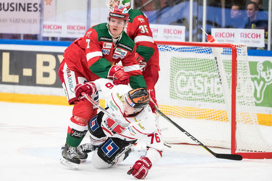 Moras Erlend Lesund och Örebros Jare Sallinen framör
