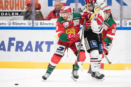 Moras Andrew Rowe  i ishockeymatchen i SHL mellan Mora och