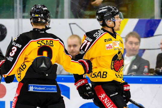 Luleås Nils Lundkvist och Patrick Cehlin jublar