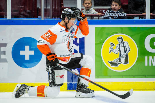 Karlskronas Marcus Paulsson deppar på isen