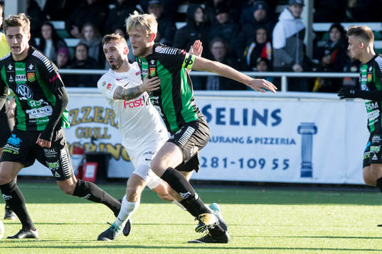 Kamp i fotbollsmatchen i superettan mellan Dalkurd och GAIS