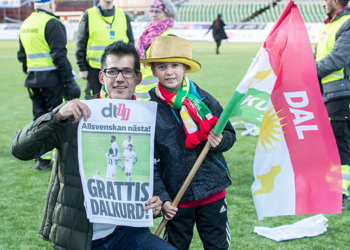 Dalkurds supporter jublar