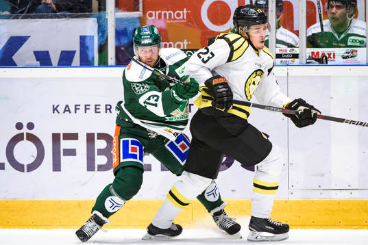 Färjestads Linus Persson och Brynäs Lucas Carlsson