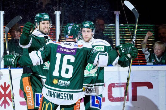 Färjestads Dick Axelsson och Per Åslund jublar