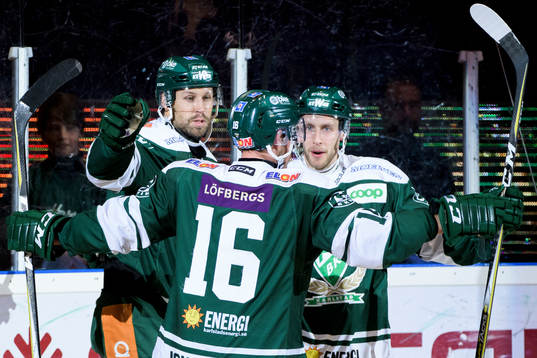 Färjestads Dick Axelsson och Per Åslund jublar
