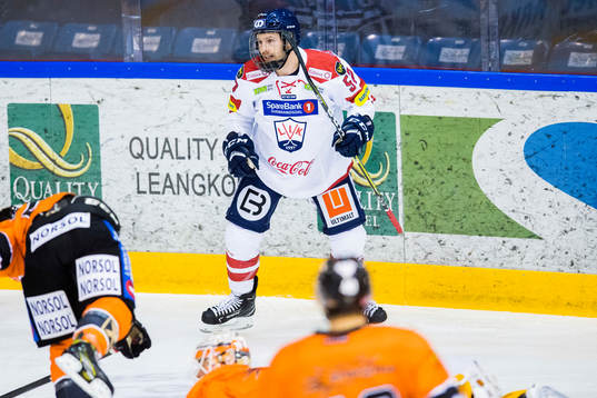 Joey Benik of Lillehammer celebrate