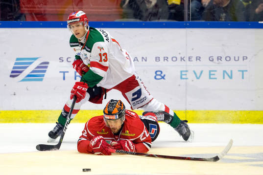 Moras Emil Bejmo och Örebros Jonathan Andersson