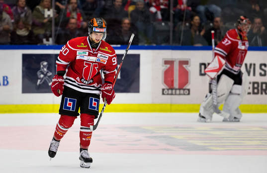 Örebros Libor Hudacek och målvakt Eero Kilpeläinen deppar