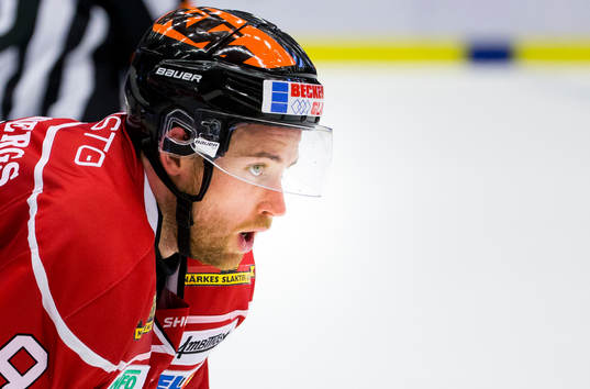 Örebros Tylor Spink deppar
