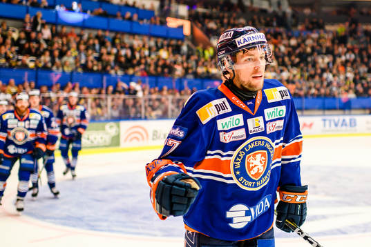 Växjös Robert Rosén jublar