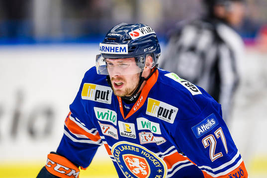 Växjös Martin Lundberg grinar illa