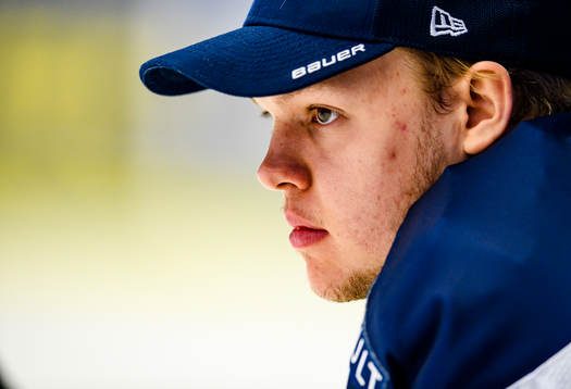 s målvakt Linus Söderström