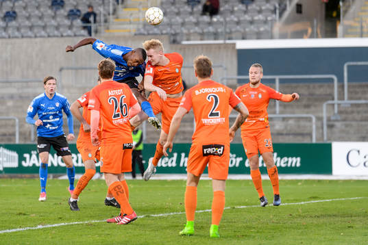 Halmstads Aboubakar Keita och AFC Eskilstunas Ludvig Öhman