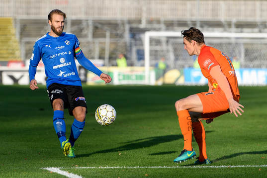 Halmstads Jesper Westerberg och AFC Eskilstunas Andrew Fox
