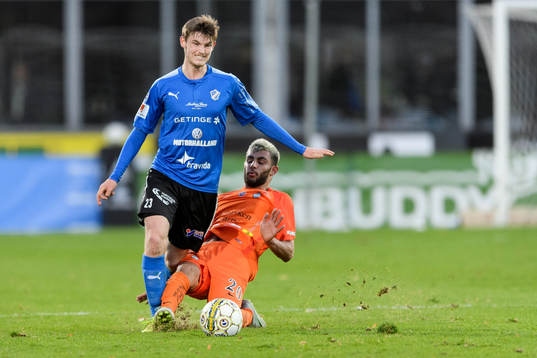 Halmstads Jonathan Svedberg och AFC Eskilstunas Farshad Noor