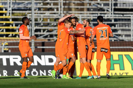 AFC Eskilstunas spelafe jublar