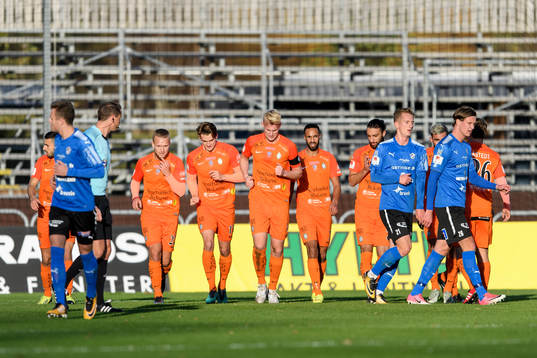 AFC Eskilstunas spelafe jublar