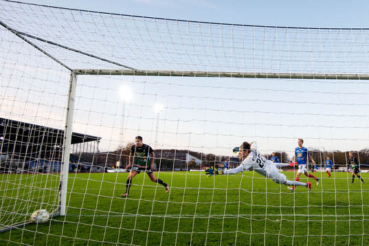 Varbergs Gabriel Altemark-Vanneryr gör 2-0-målet bakom