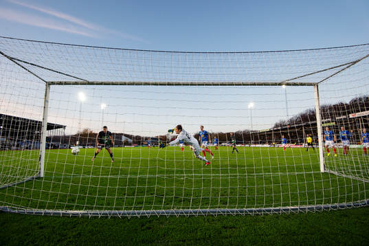 Varbergs Gabriel Altemark-Vanneryr gör 2-0-målet bakom